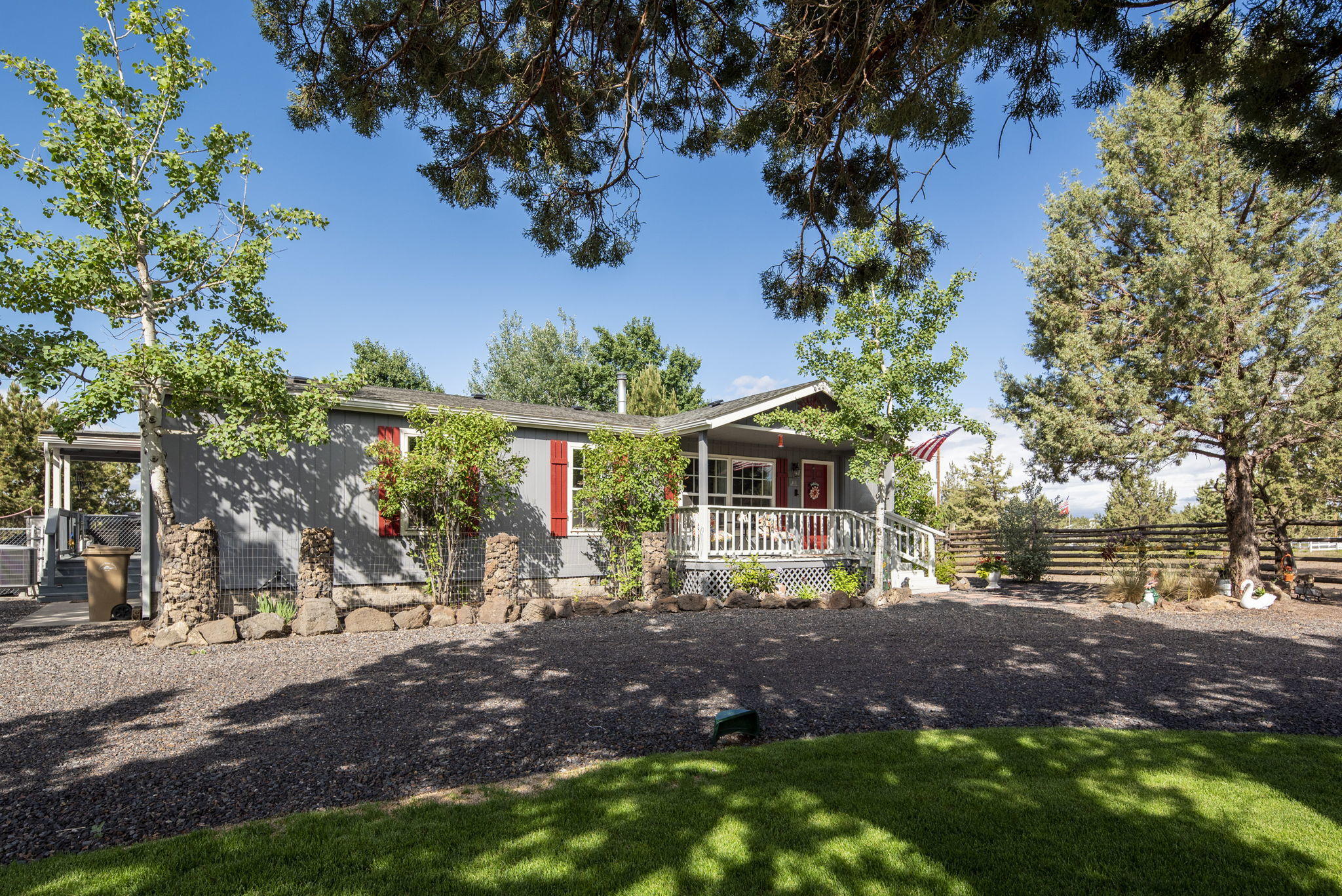 7197 Southwest Onyx Road Terrebonne, OR 97760 - Photo 2 of 44 2-web-or-mls-7197 SW Onyx Road-2