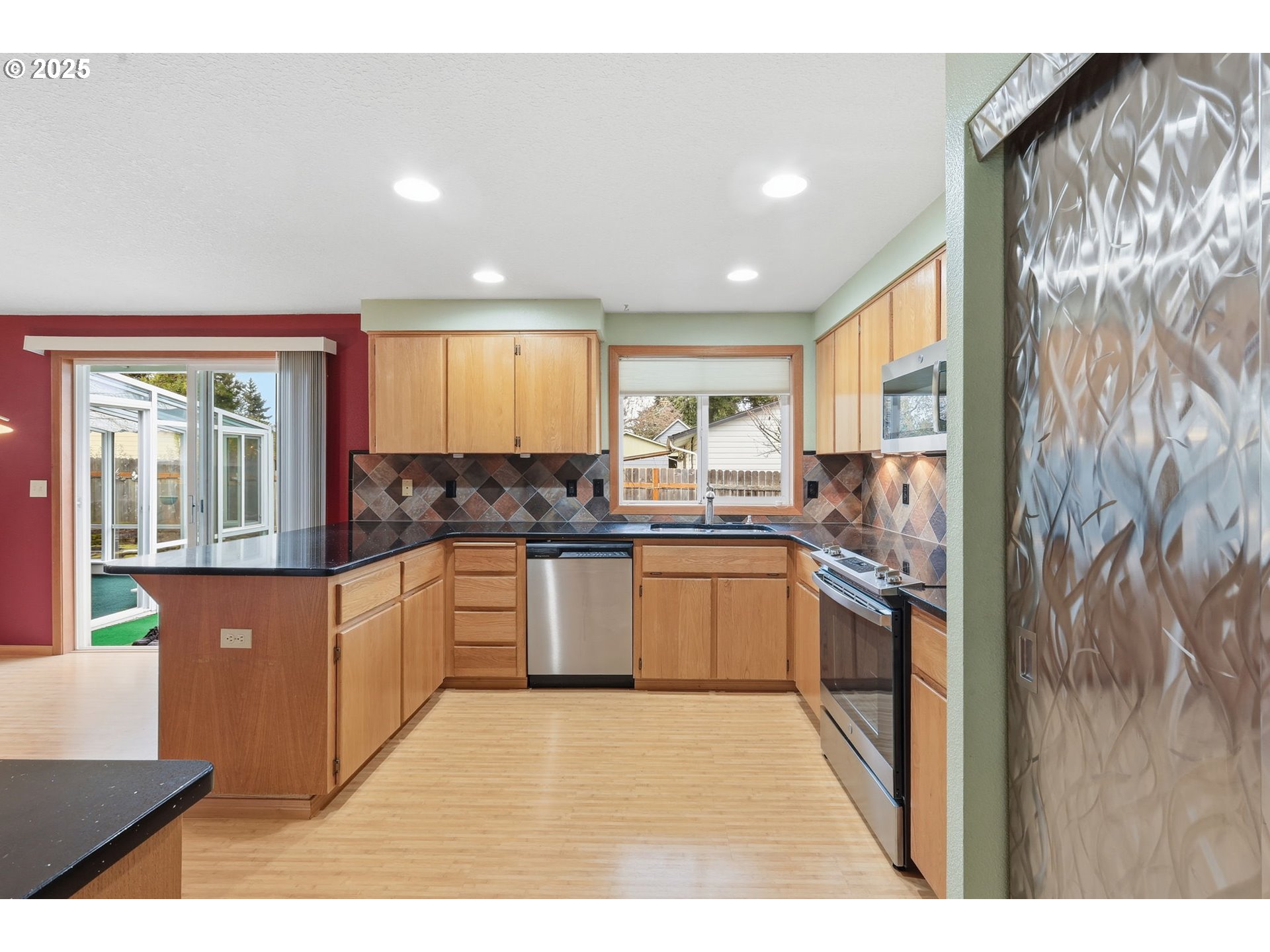 19235 Southwest Durell Court Beaverton, OR 97003 - Photo 12 of 47