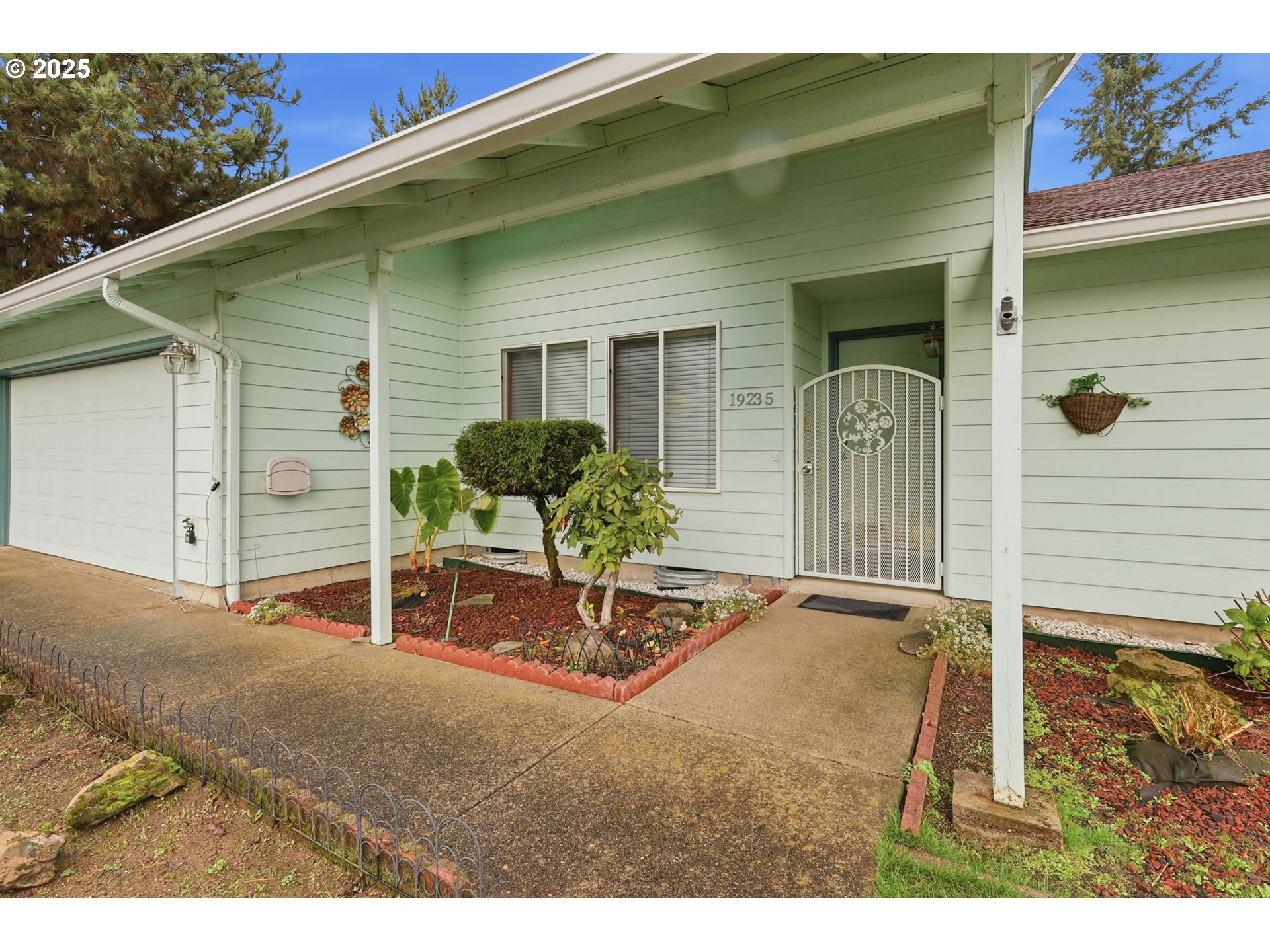 19235 Southwest Durell Court Beaverton, OR 97003 - Photo 2 of 47