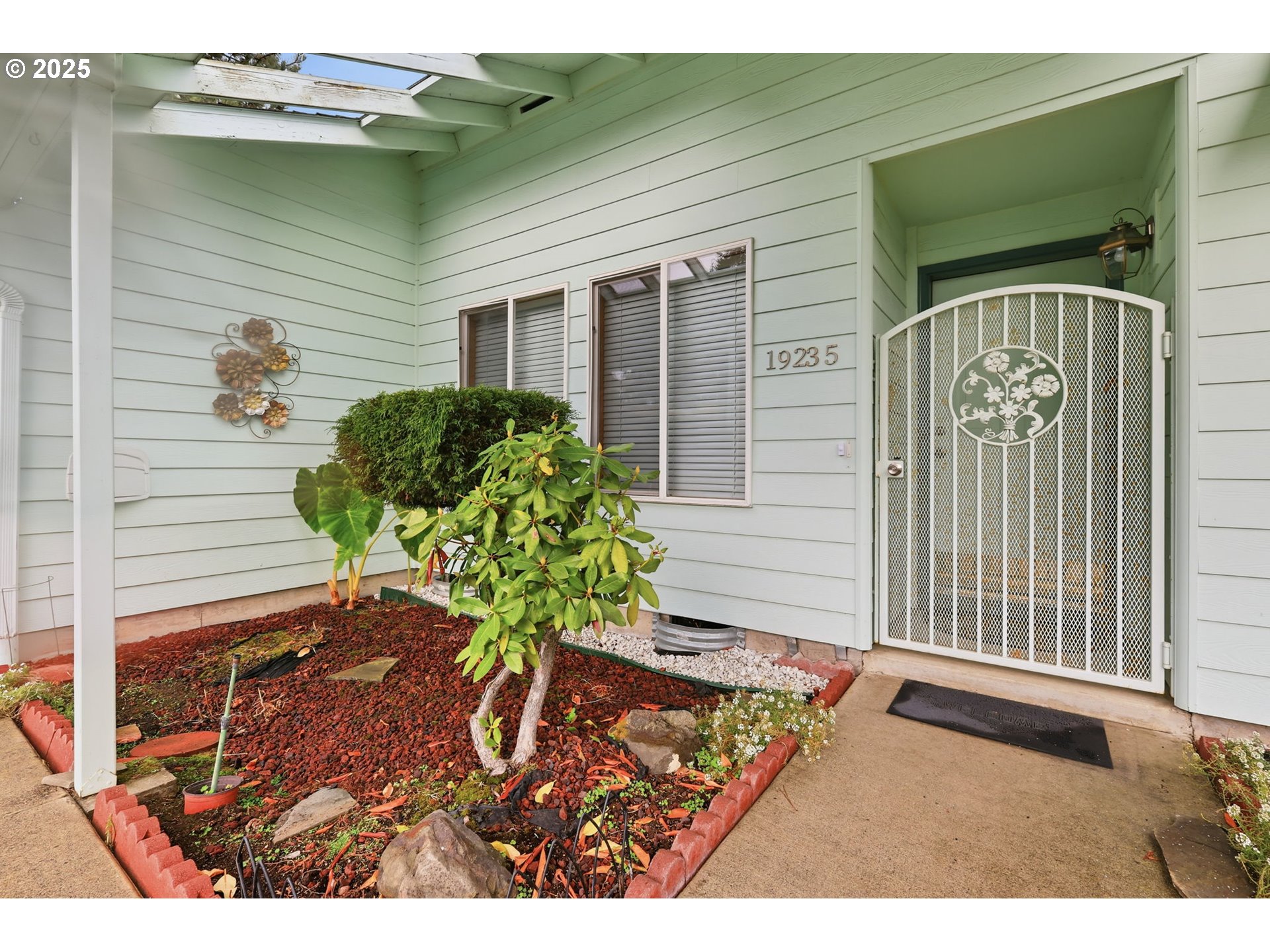 19235 Southwest Durell Court Beaverton, OR 97003 - Photo 3 of 47