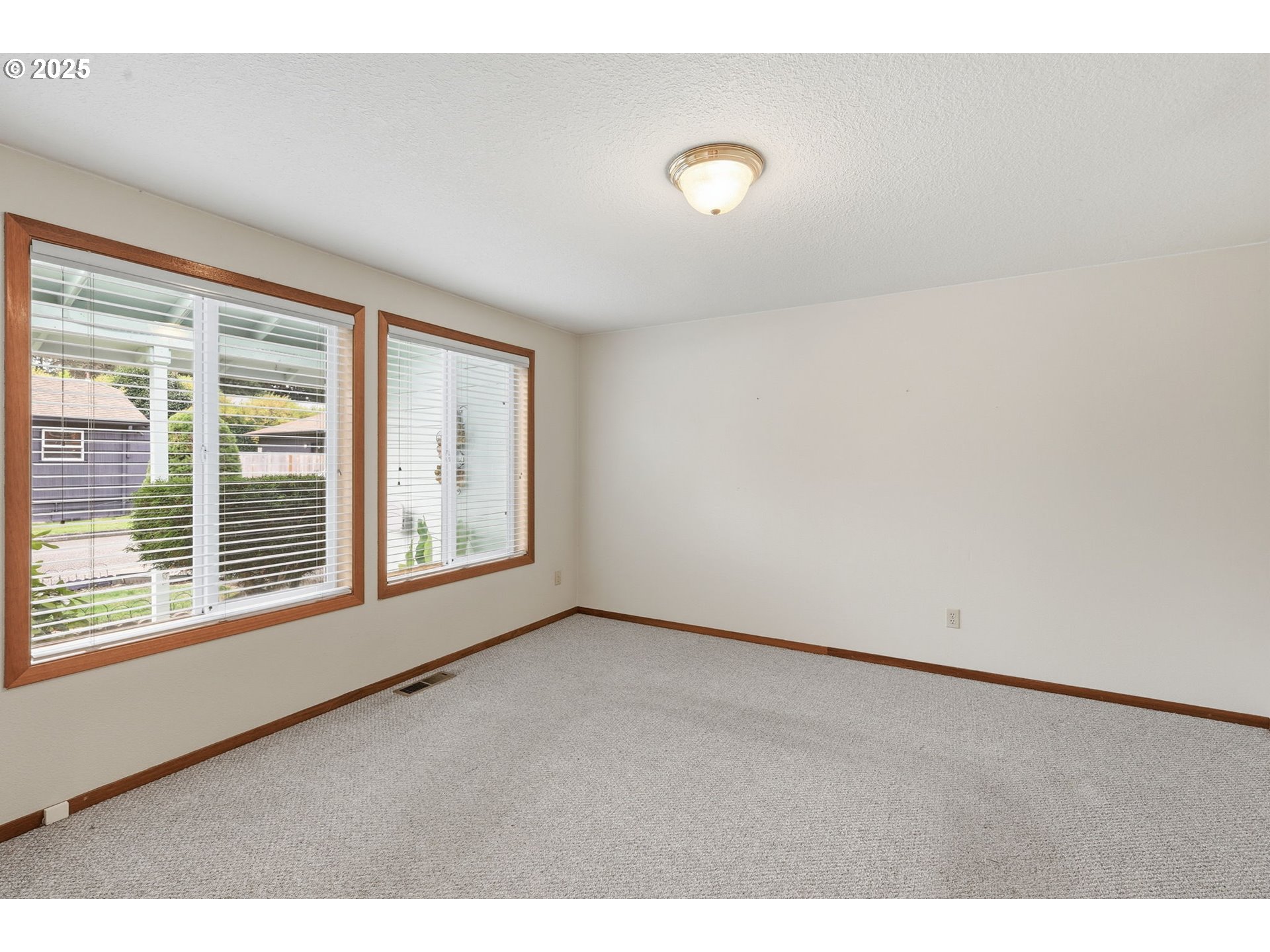 19235 Southwest Durell Court Beaverton, OR 97003 - Photo 7 of 47