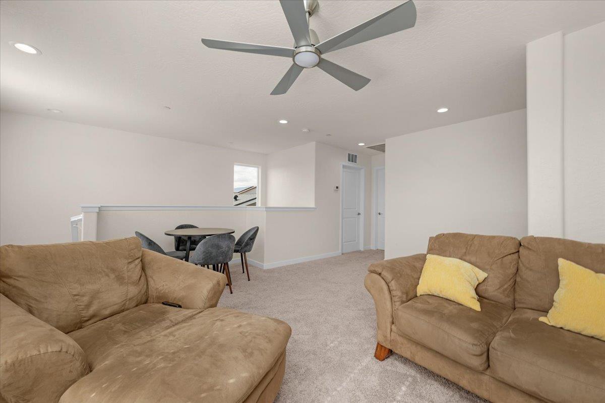 841 Corazon Avenue Clovis, CA 93619 - Photo 20 of 48