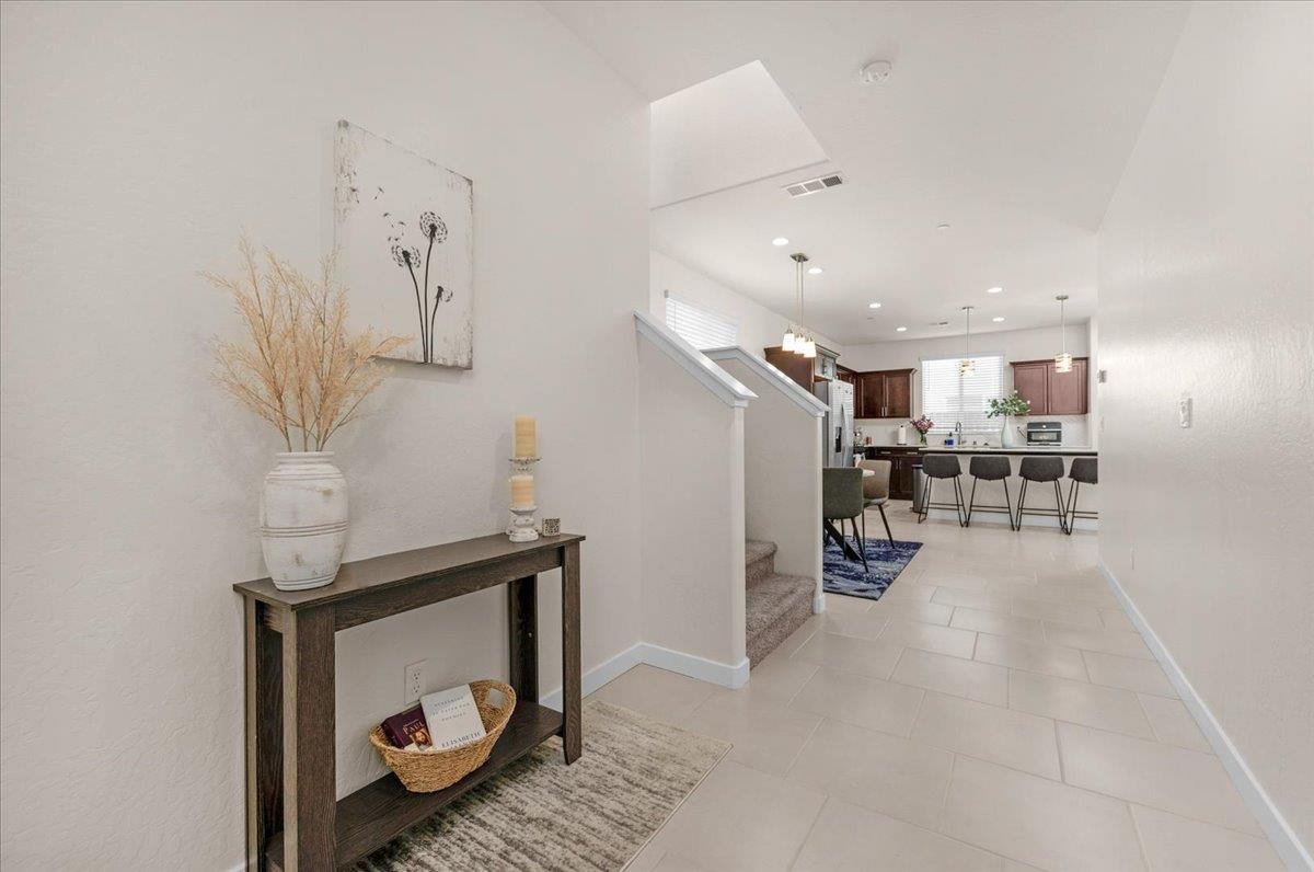 841 Corazon Avenue Clovis, CA 93619 - Photo 2 of 48