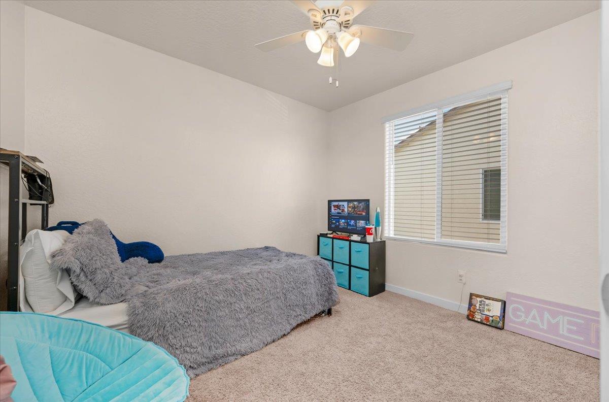 841 Corazon Avenue Clovis, CA 93619 - Photo 25 of 48