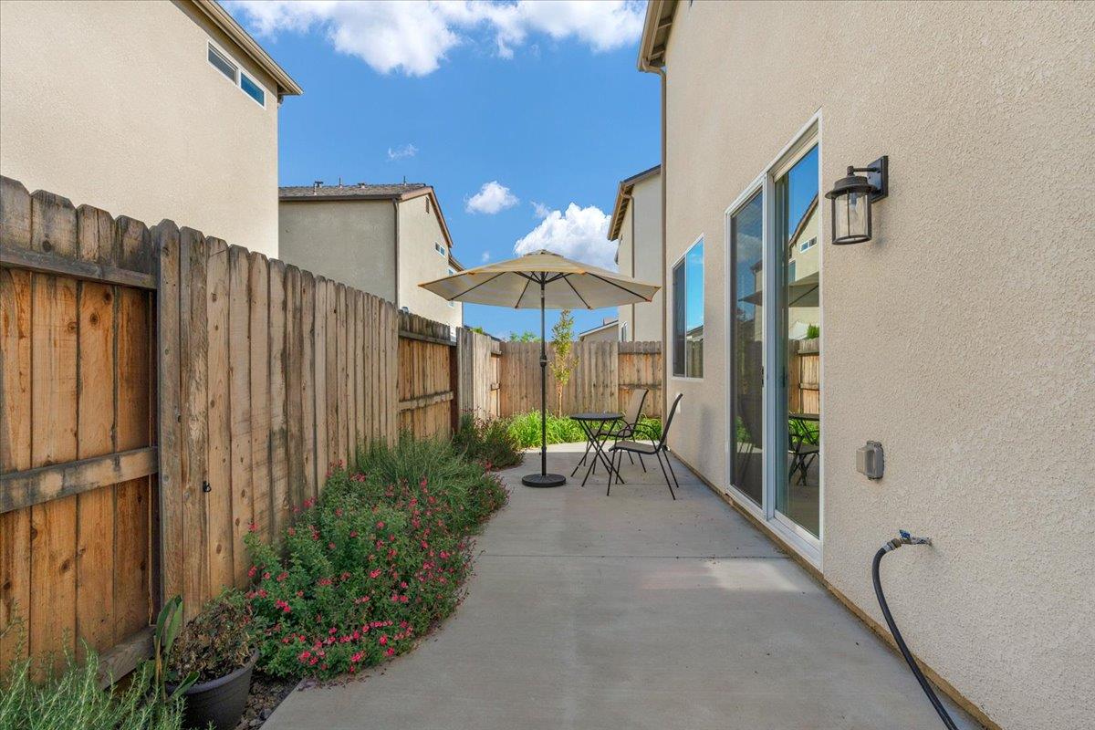 841 Corazon Avenue Clovis, CA 93619 - Photo 34 of 48