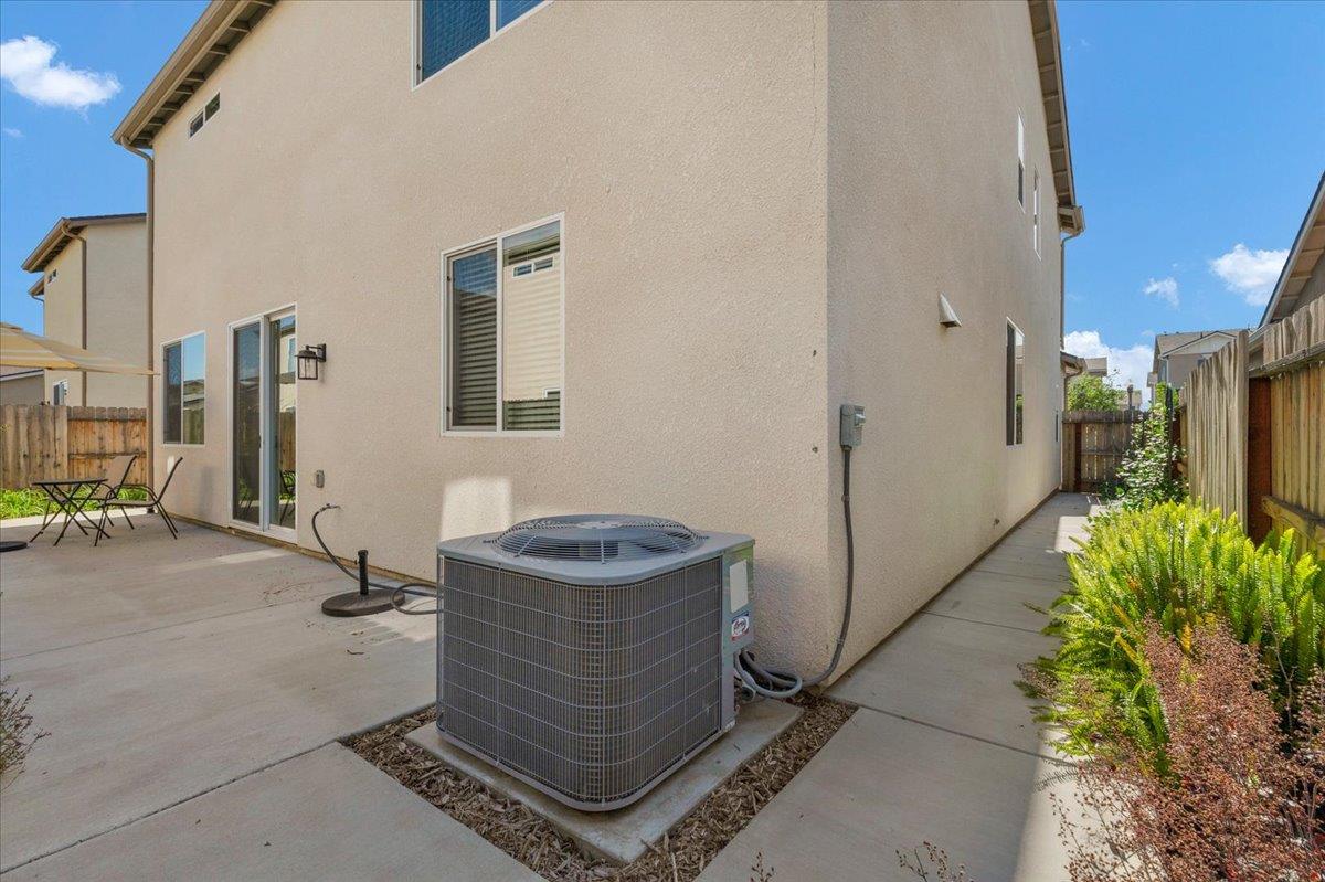 841 Corazon Avenue Clovis, CA 93619 - Photo 36 of 48