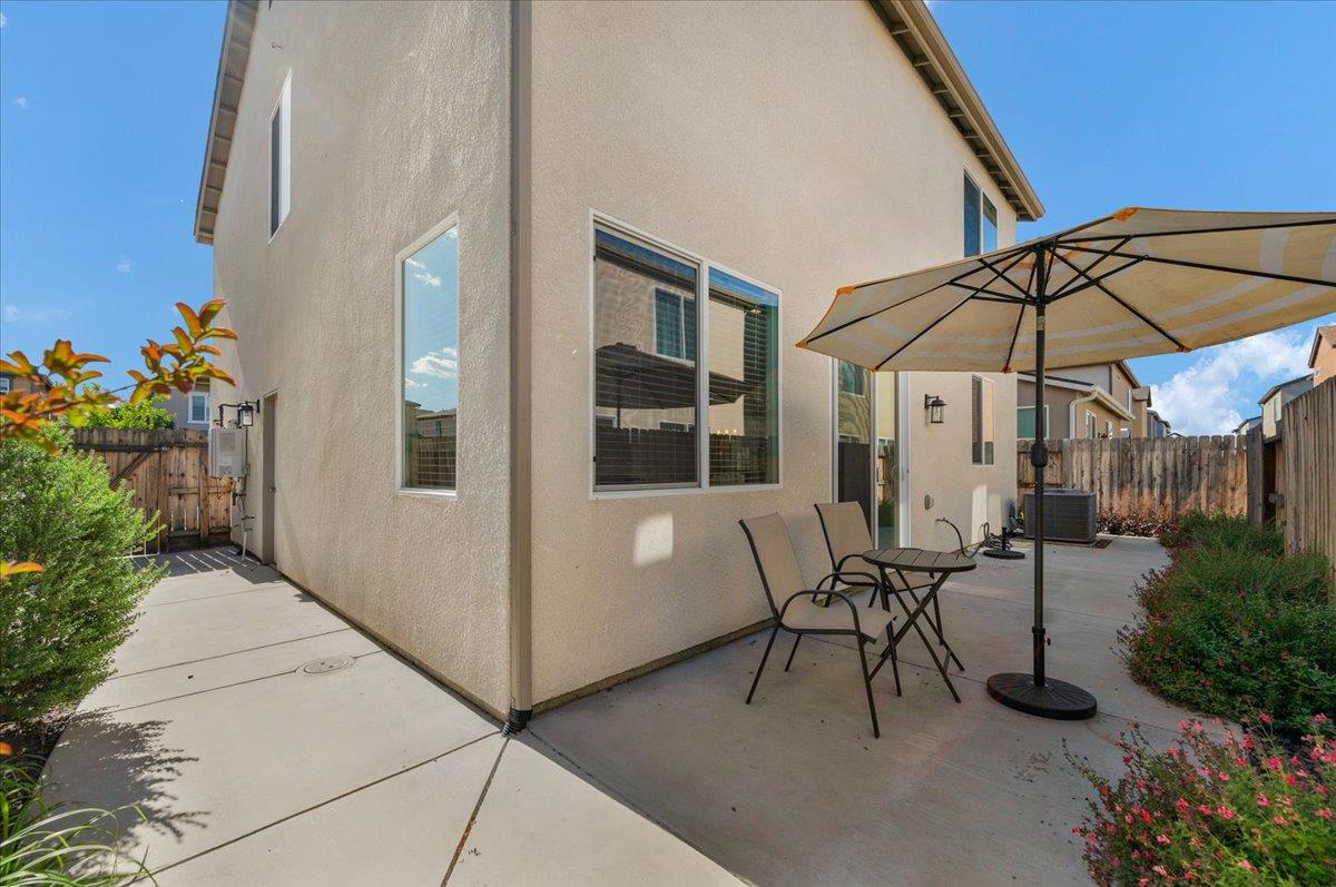 841 Corazon Avenue Clovis, CA 93619 - Photo 38 of 48