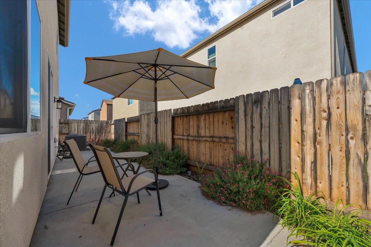 841 Corazon Avenue Clovis, CA 93619 - Photo 39 of 48