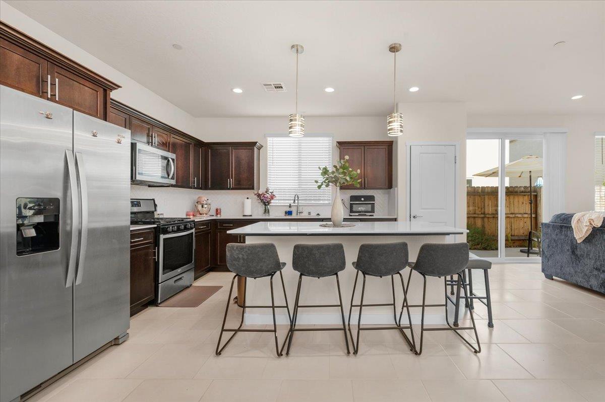 841 Corazon Avenue Clovis, CA 93619 - Photo 6 of 48