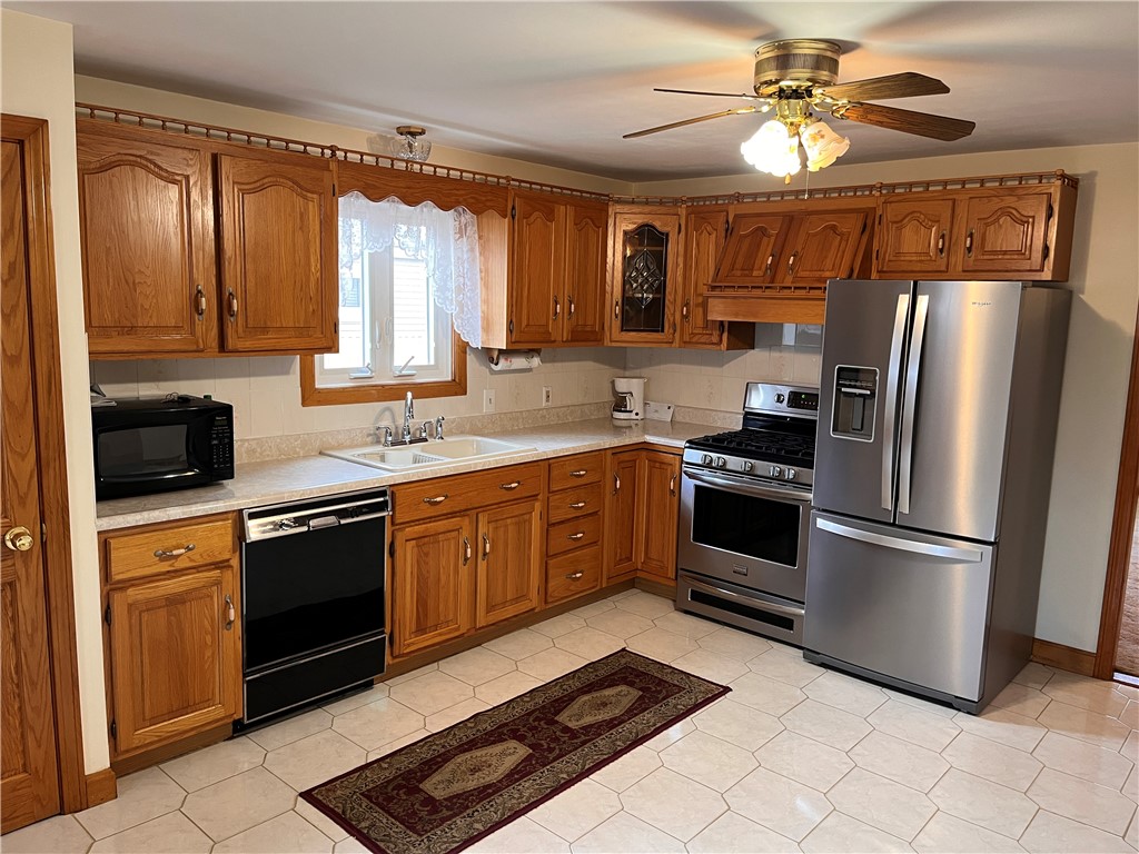 85 Rice Street Pawtucket, RI 02861 - Photo 3 of 12 Gallery Image 3