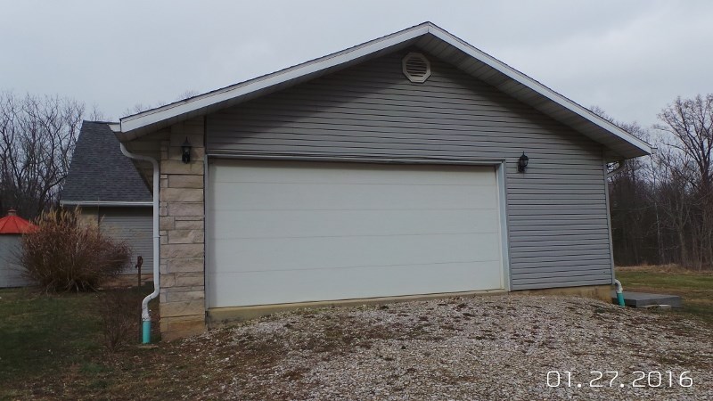 627 Pinhook Road Bedford, IN 47421 - Photo 2 of 27