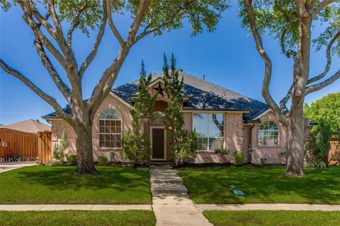 $439,000 | 3413 Lake Highlands Drive, Rowlett, TX 75088
