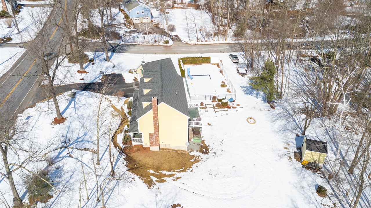 554 Mammoth Road Pelham, NH 03076 - Photo 26 of 38