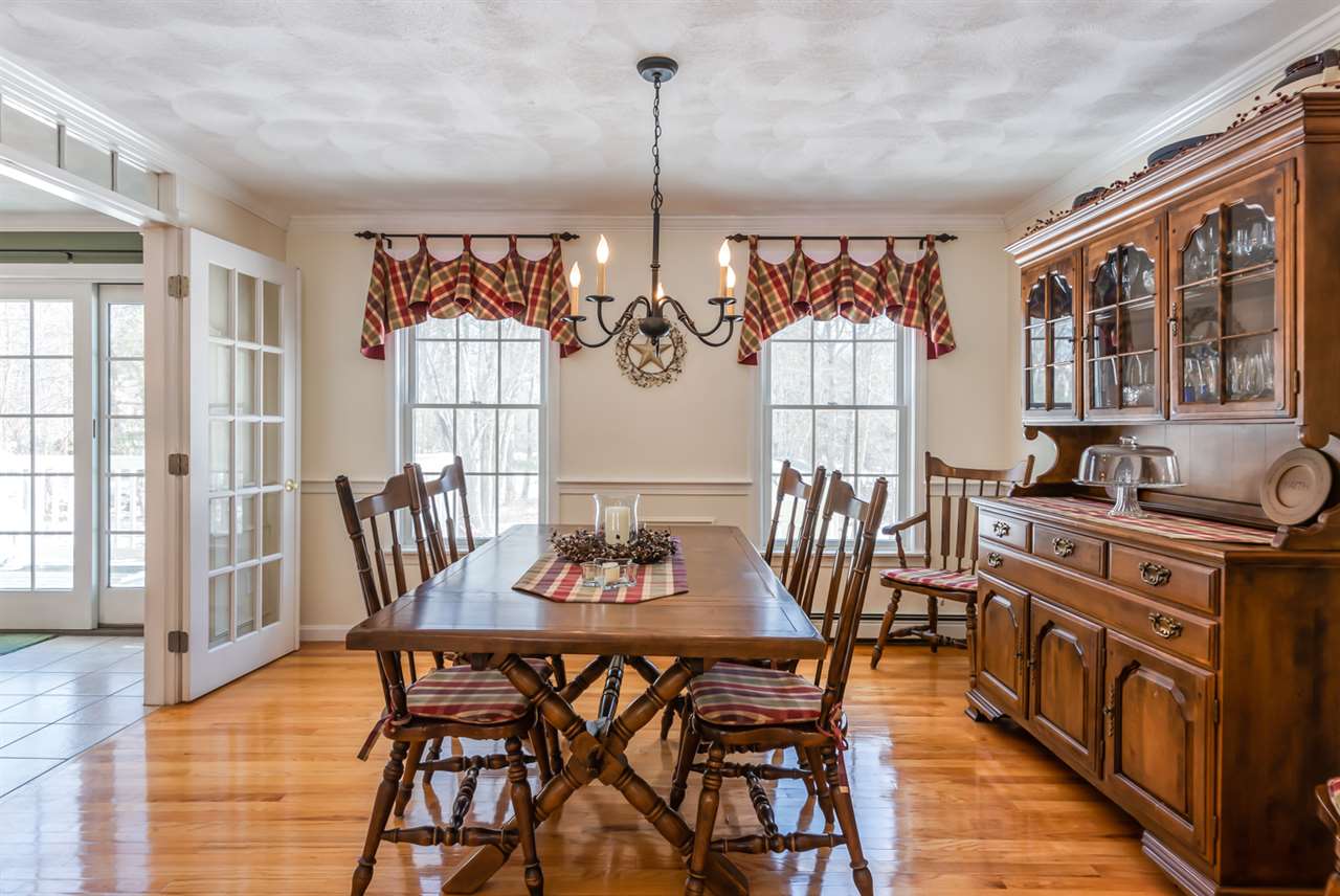554 Mammoth Road Pelham, NH 03076 - Photo 36 of 38