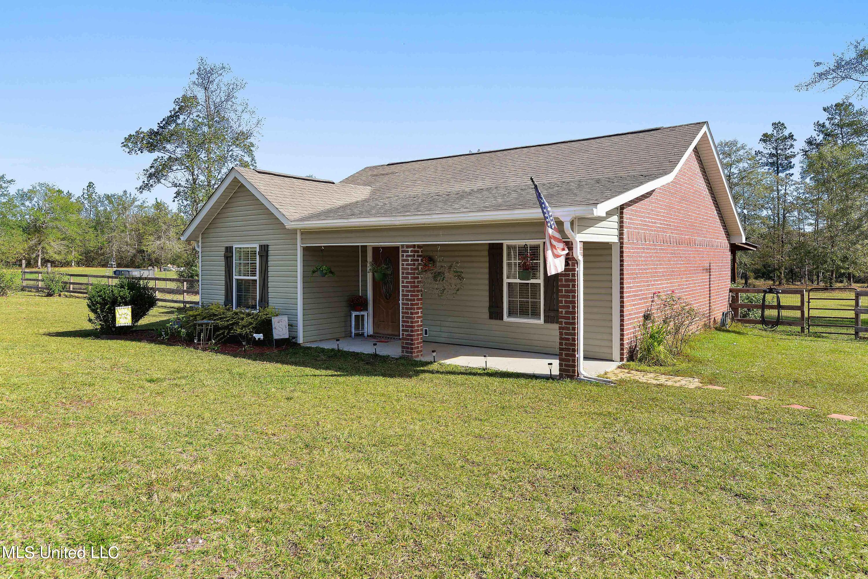 15 R Moran Road McHenry, MS 39561 - Photo 2 of 29 002