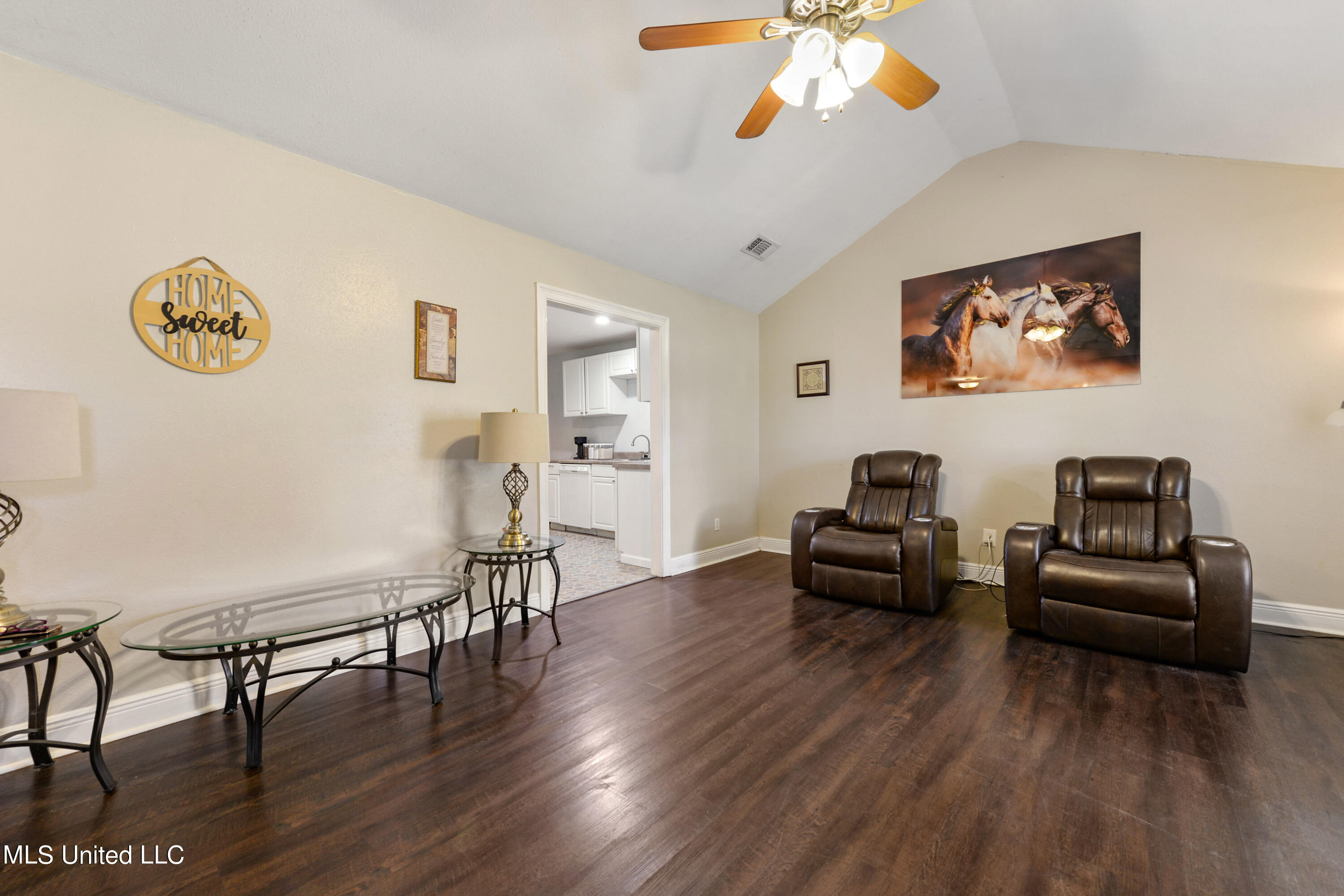 15 R Moran Road McHenry, MS 39561 - Photo 3 of 29 003