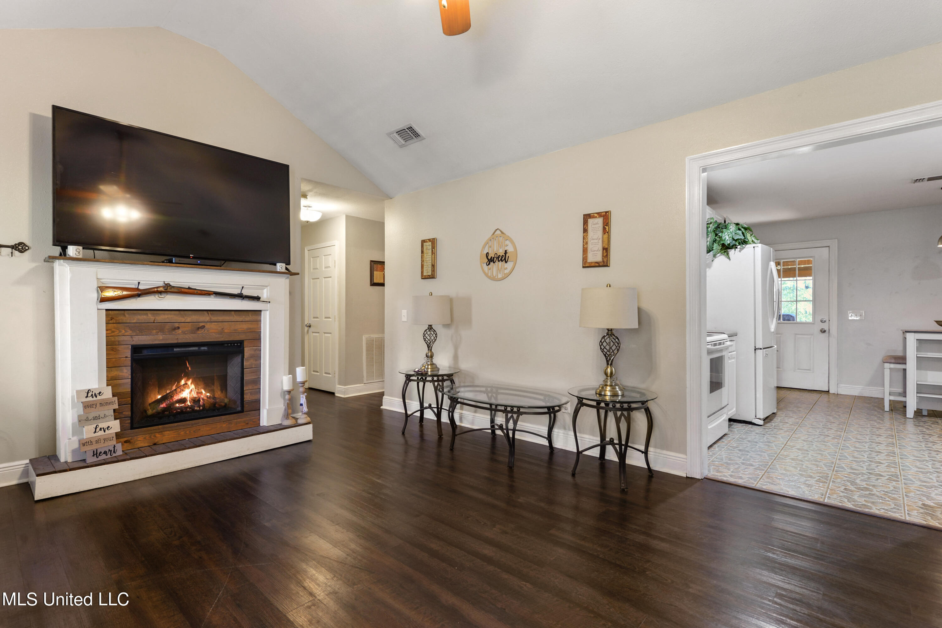 15 R Moran Road McHenry, MS 39561 - Photo 4 of 29 004
