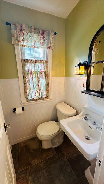 1414 Burtner Road Natrona Heights, PA 15065 - Photo 23 of 42 Adorable powder room.
