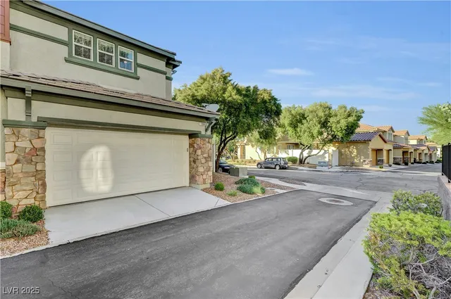 $2,300 | 1888 Via Firenze, Henderson, NV 89044