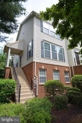 $2,000 | 6506 J Wiltshire Drive, Unit 201, Frederick, MD 21703