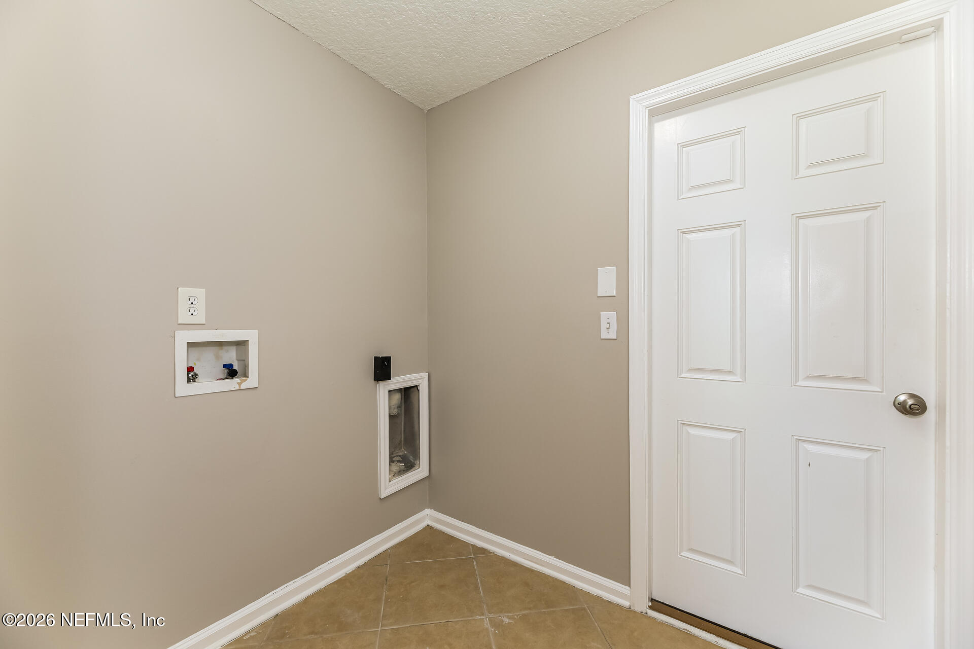 729 Porta Rosa Circle St. Augustine, FL 32092 - Photo 13 of 29 12-photo-Laundry-Room-24361e3b-66f6-4644