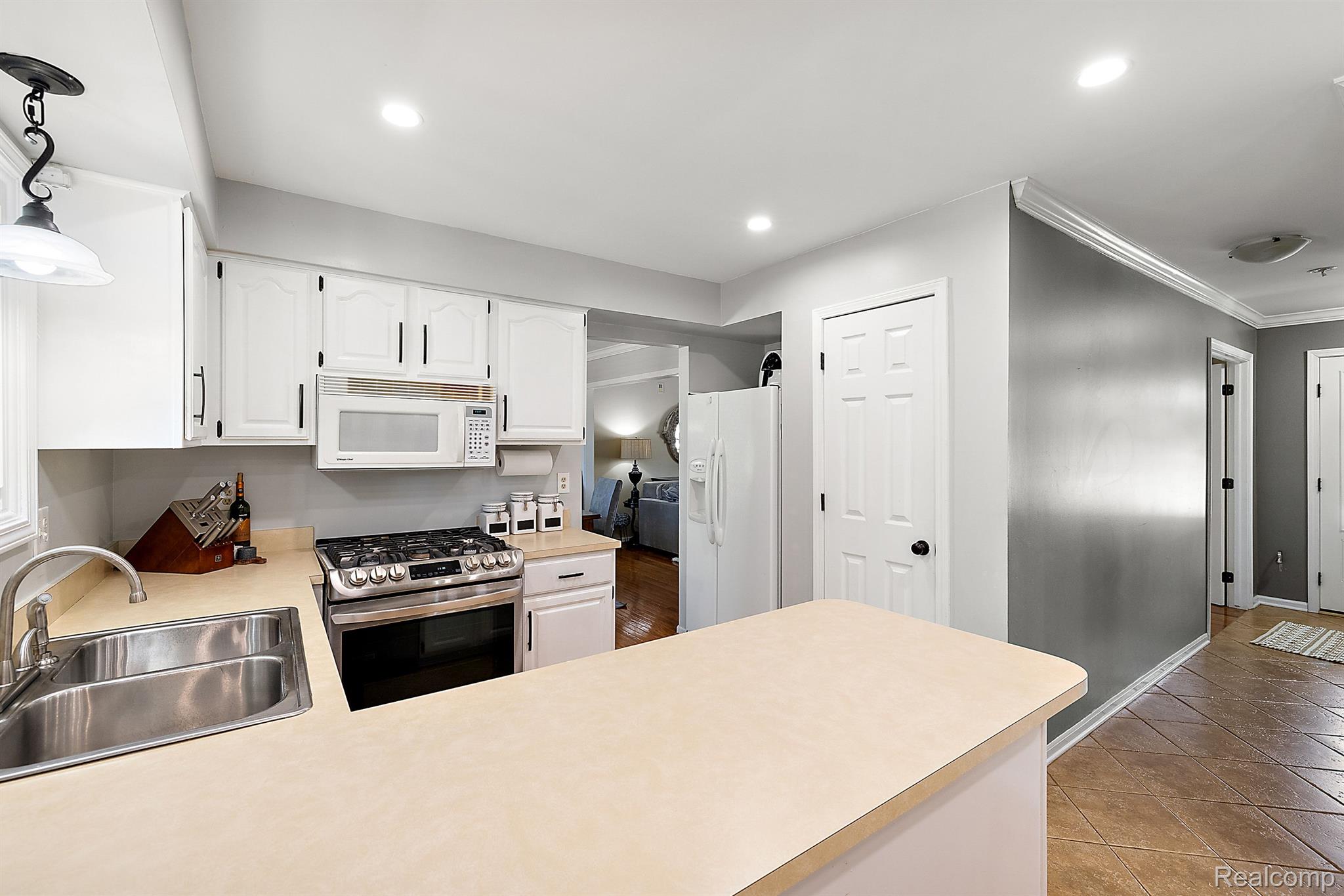 2725 Broadmoor Drive Rochester, MI 48309 - Photo 13 of 60 Gallery Image 13