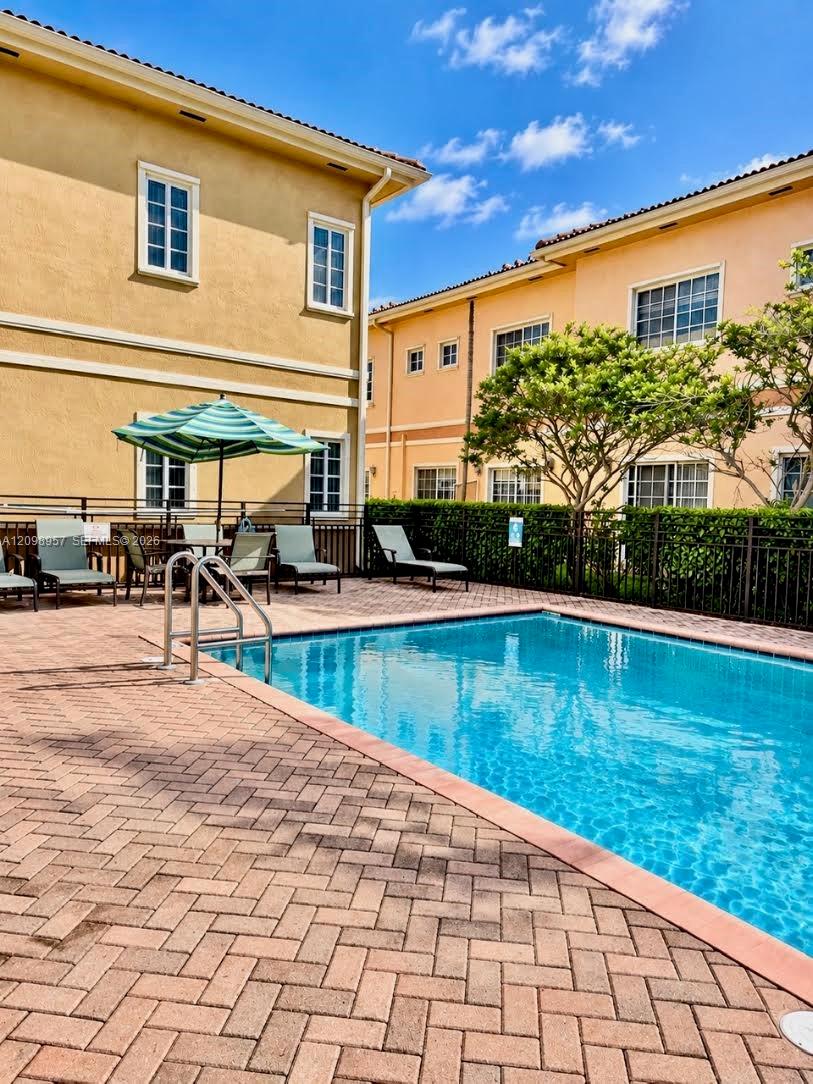 3200 Stirling Road, Unit F6 Hollywood, FL 33021 - Photo 2 of 21 Gallery Image 2