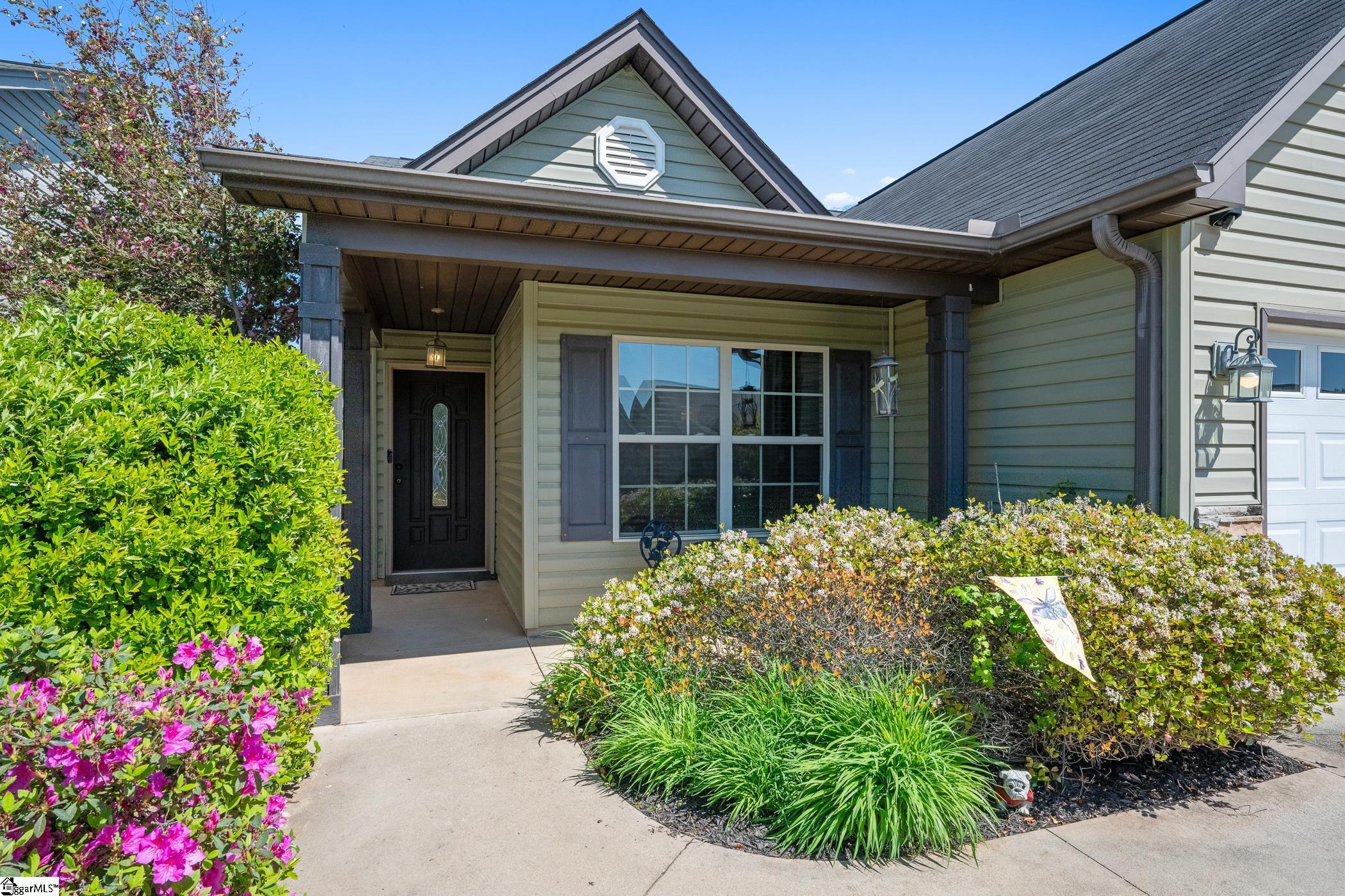 627 Clarion Court Boiling Springs, SC 29316 - Photo 2 of 25