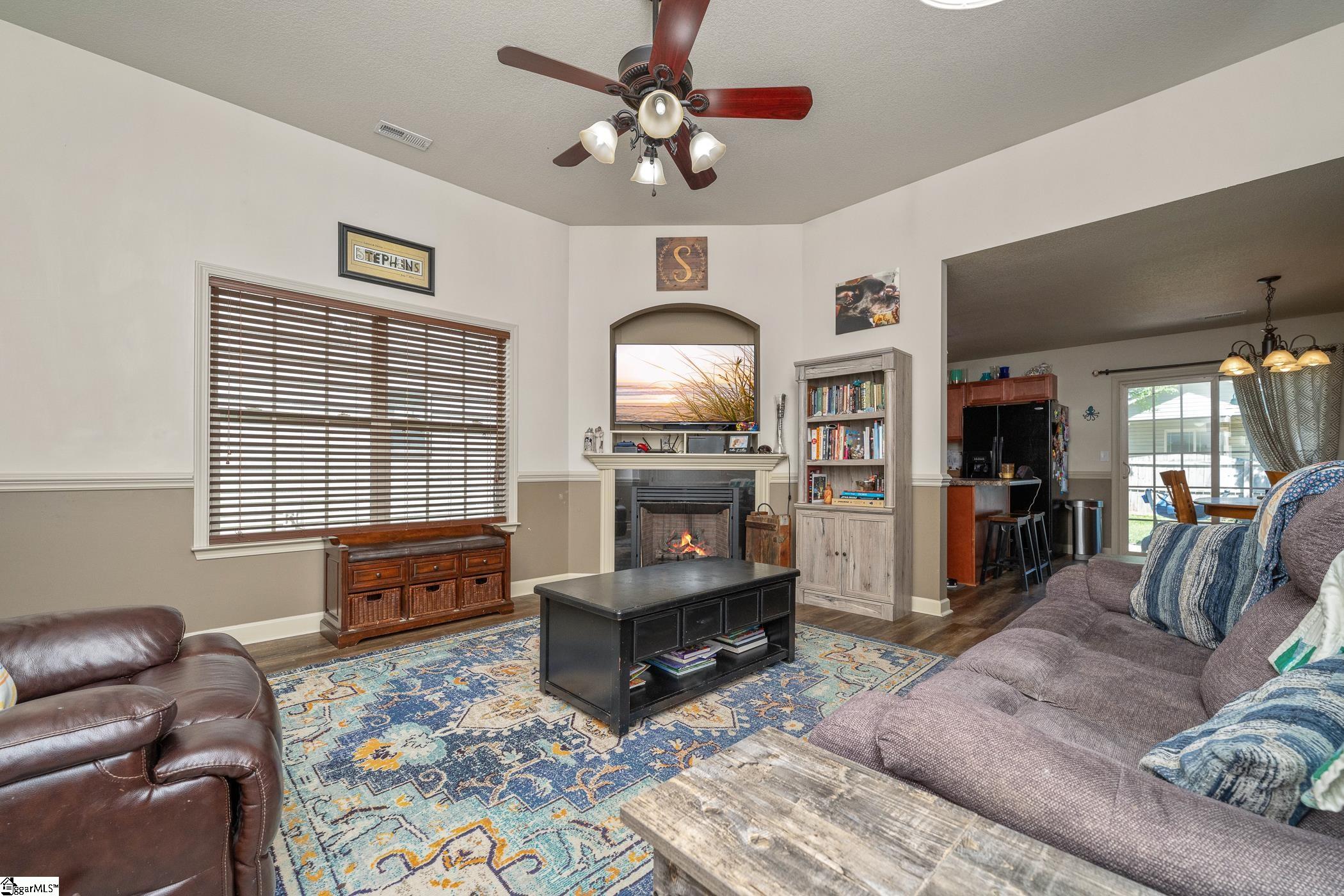 627 Clarion Court Boiling Springs, SC 29316 - Photo 3 of 25