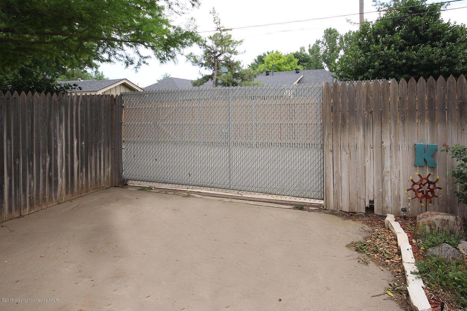 6311 Elmhurst Road Amarillo, TX 79106 - Photo 36 of 38 a view of a backyard