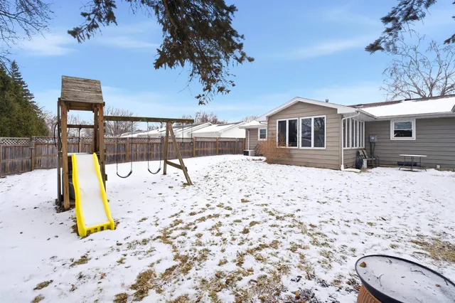 $289,900 | 1003 Cedar Street, Little Chute, WI 54140