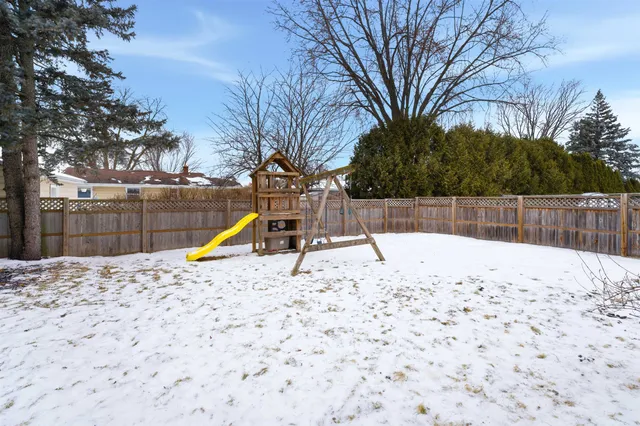 $289,900 | 1003 Cedar Street, Little Chute, WI 54140