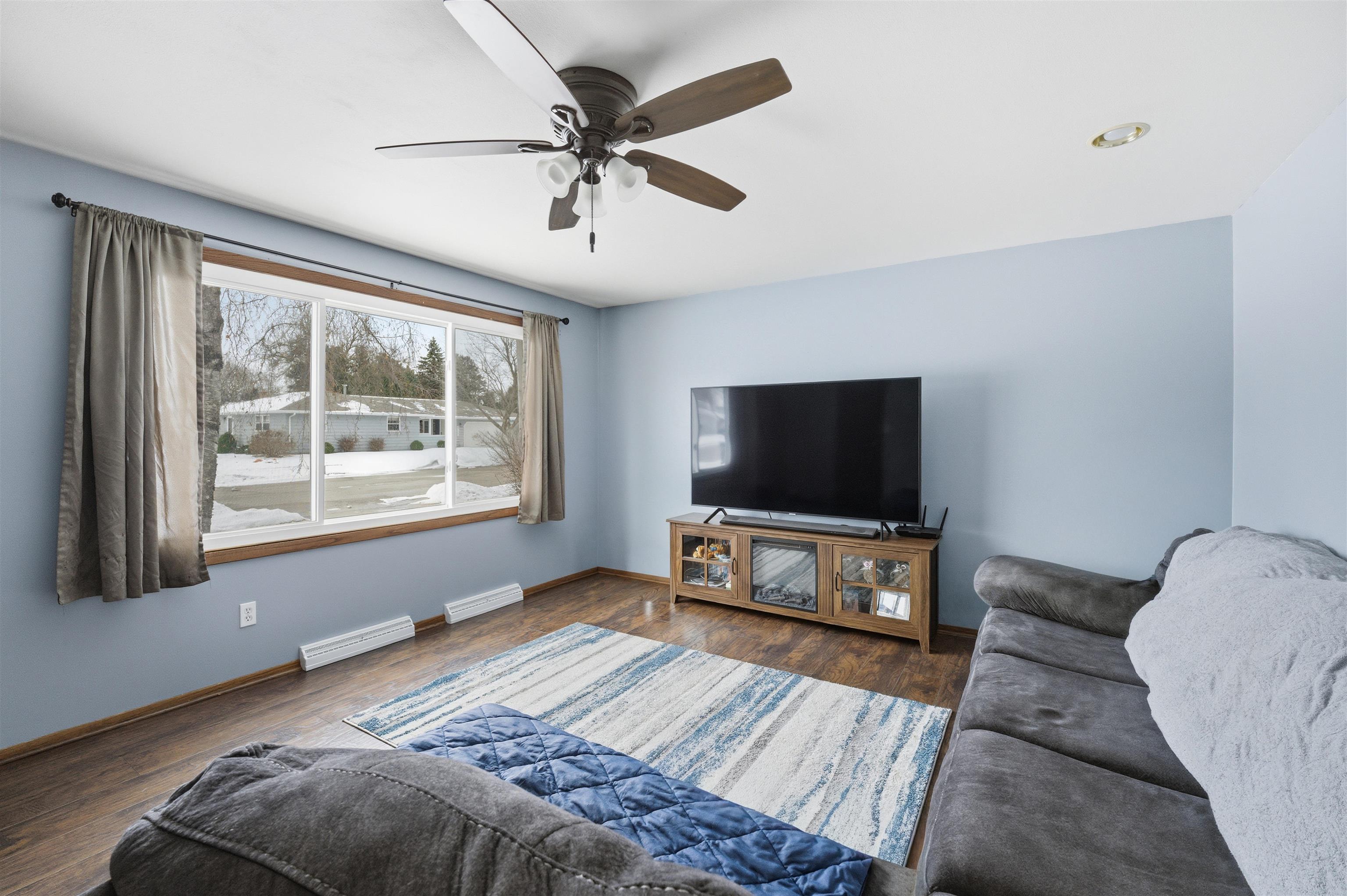 1003 Cedar Street Little Chute, WI 54140 - Photo 4 of 29