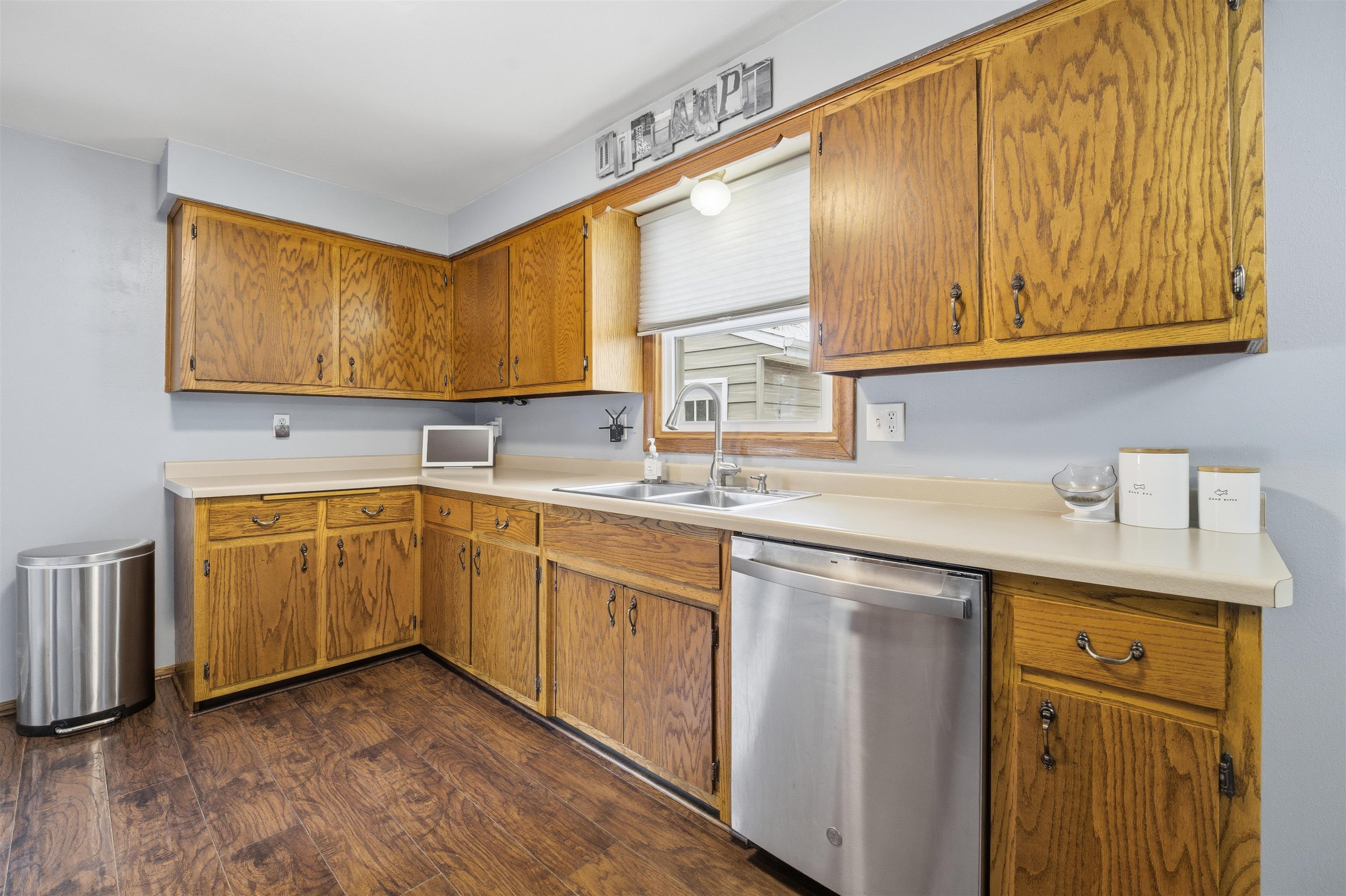 1003 Cedar Street Little Chute, WI 54140 - Photo 6 of 29