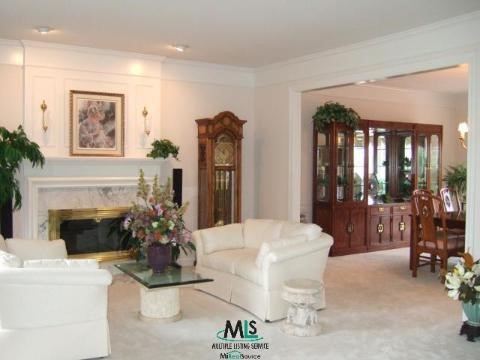 5698 Muirfield Rochester, MI 48306 - Photo 6 of 9 843477-5.JPG