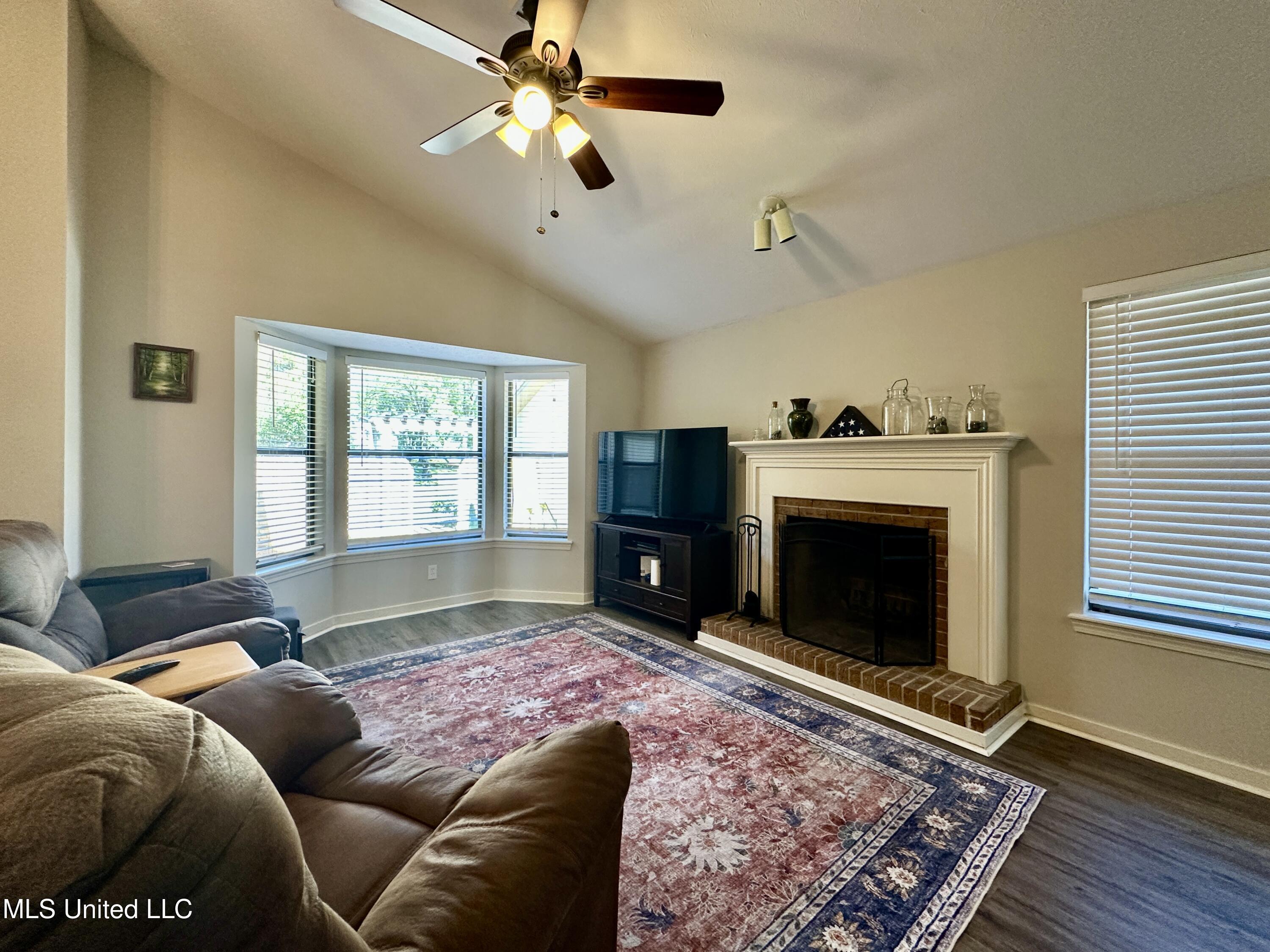 157 Caribbean Cove Clinton, MS 39056 - Photo 17 of 39 Gathering Room