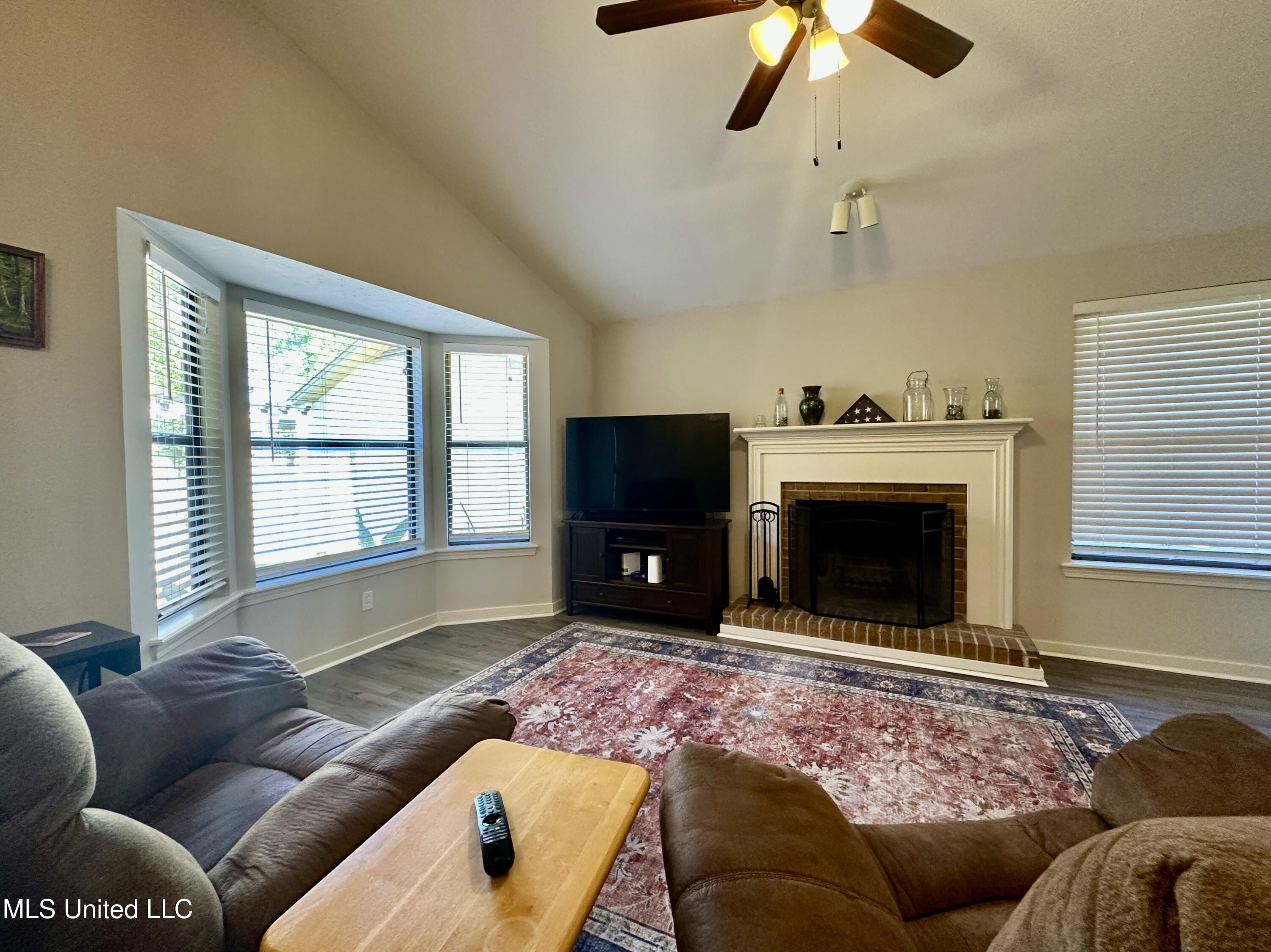 157 Caribbean Cove Clinton, MS 39056 - Photo 18 of 39 Gathering Room