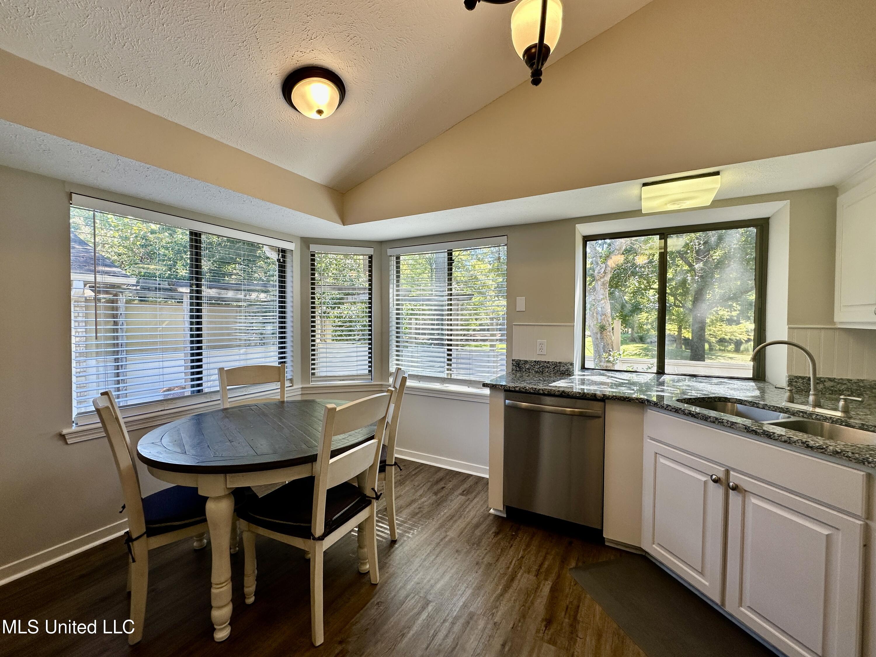 157 Caribbean Cove Clinton, MS 39056 - Photo 20 of 39 Kitchen