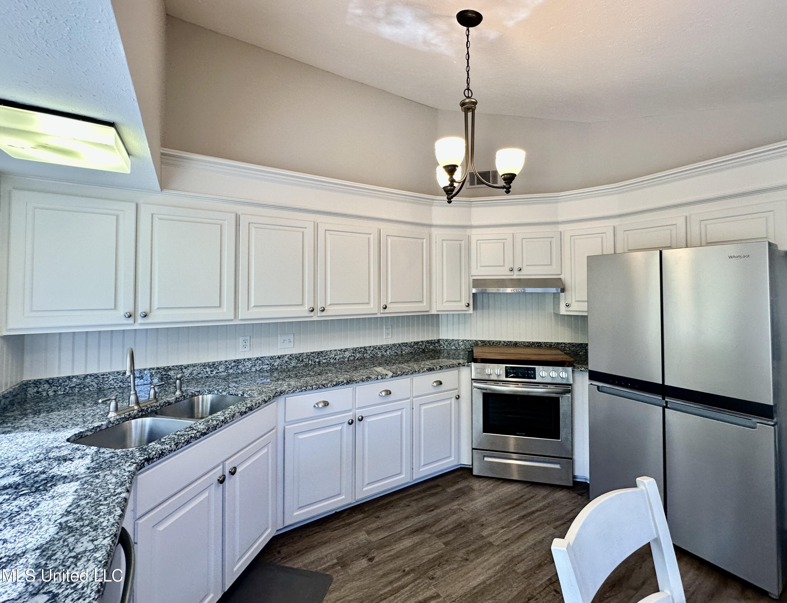 157 Caribbean Cove Clinton, MS 39056 - Photo 23 of 39 Kitchen