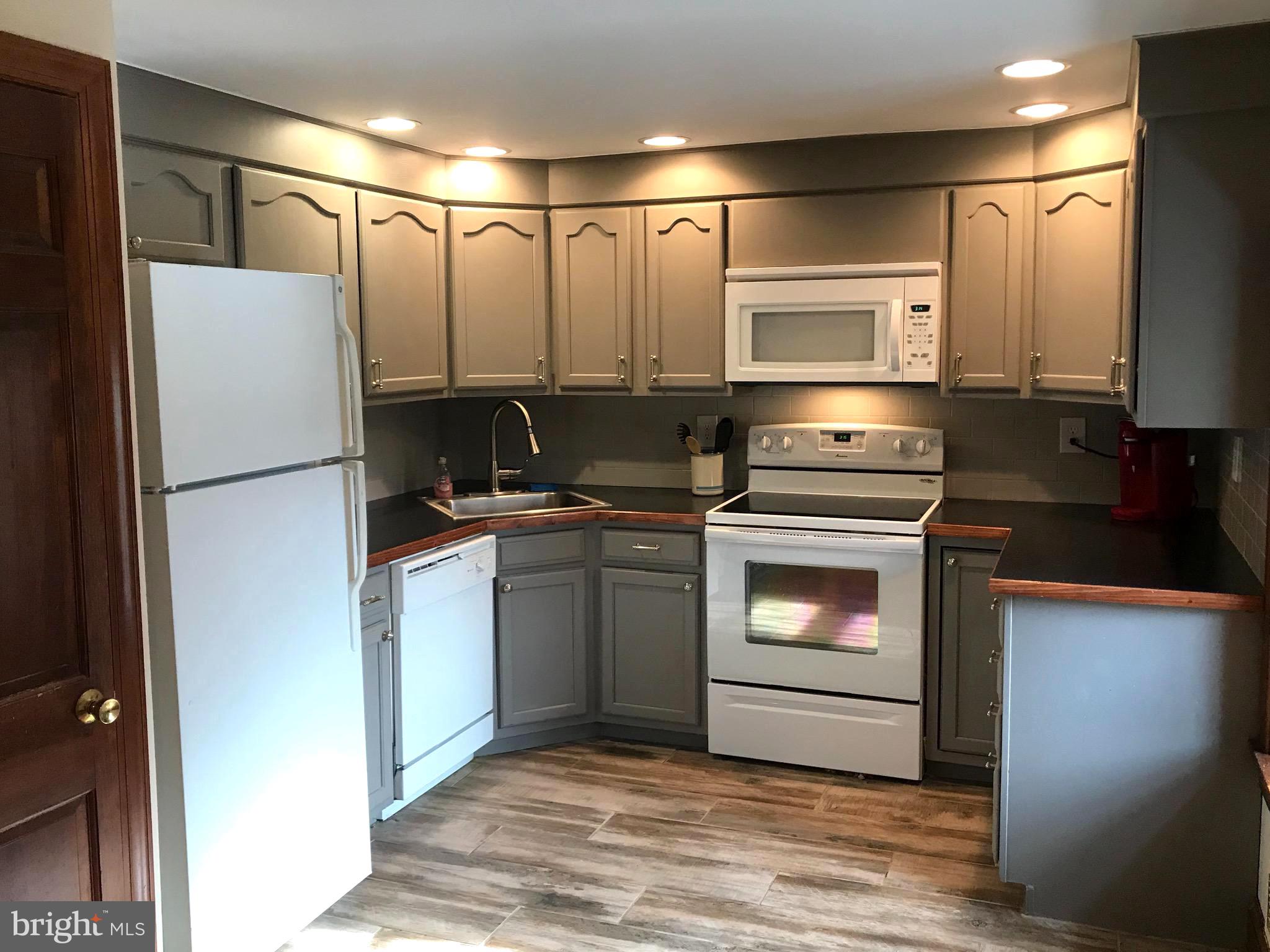 1571 North Valley Road Malvern, PA 19355 - Photo 85 of 93 Carriage house apartment kitchen