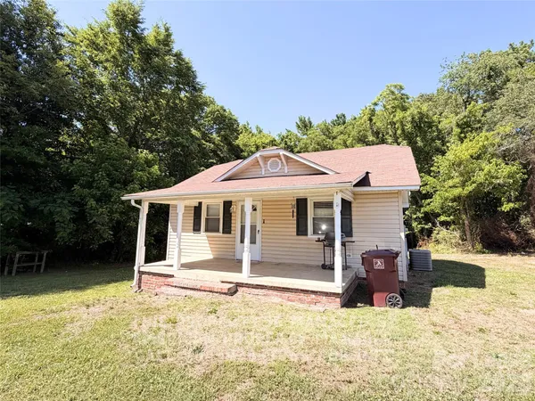 $1,150 | 2004 West C Street, Kannapolis, NC 28081