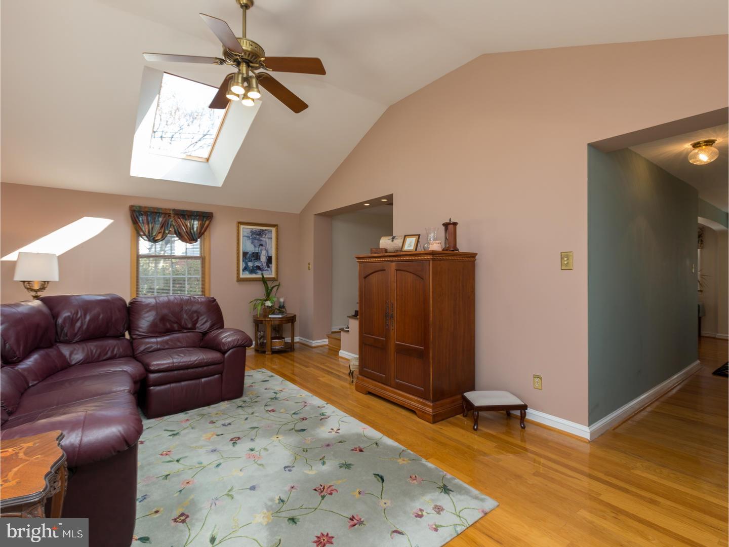 578 Sheffield Drive Springfield, PA 19064 - Photo 14 of 25 Family Room