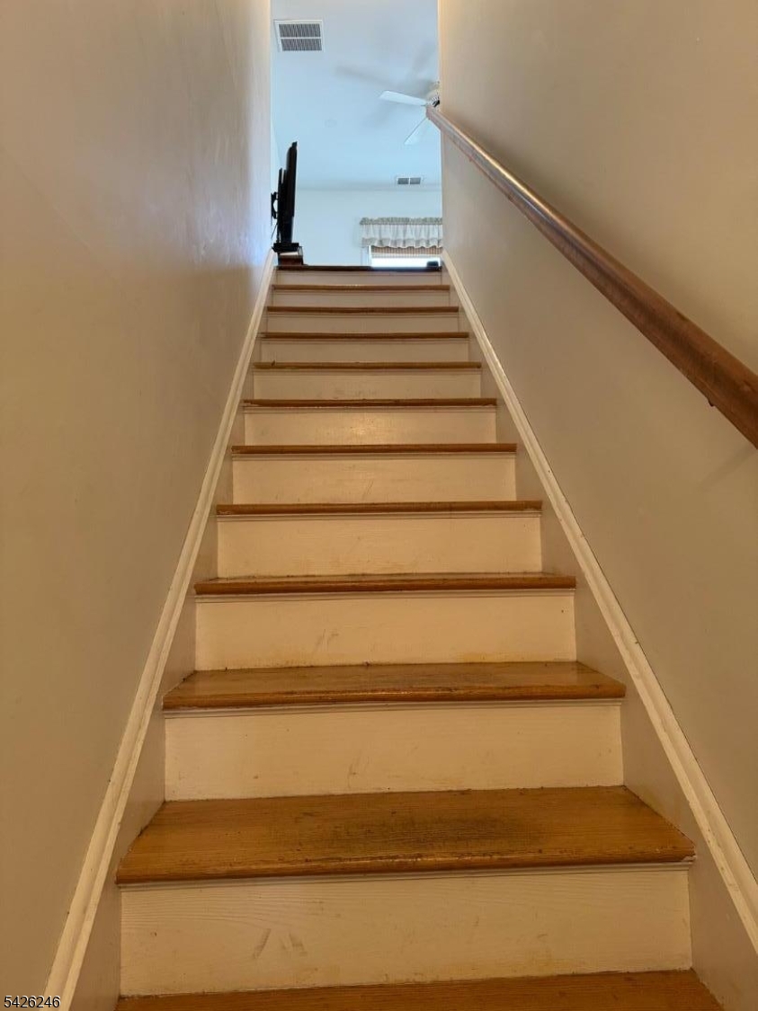 630 Valley Road Gillette, NJ 07933 - Photo 17 of 30 a view of entryway