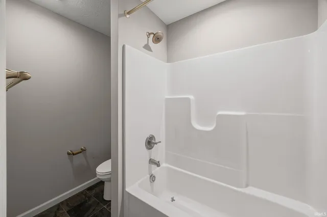 $305,000 | 1125 Robin Court, Greentown, IN 46936