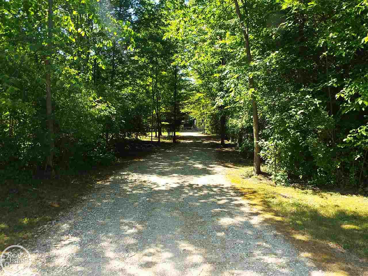 10419 Bryce Road Avoca, MI 48006 - Photo 5 of 21 31298189-4.JPG