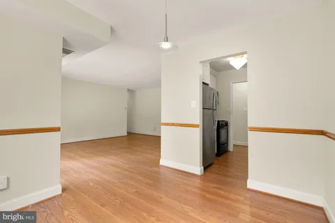 $235,000 | 3975 Lyndhurst Drive, Unit 103, Fairfax, VA 22031