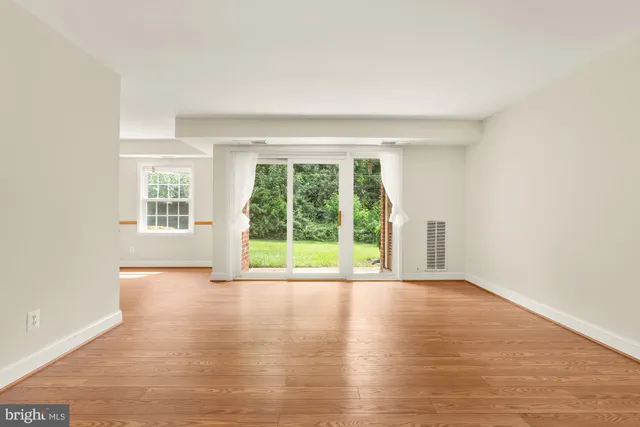 $235,000 | 3975 Lyndhurst Drive, Unit 103, Fairfax, VA 22031