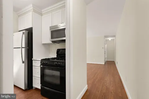 $235,000 | 3975 Lyndhurst Drive, Unit 103, Fairfax, VA 22031