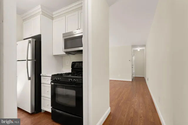 $235,000 | 3975 Lyndhurst Drive, Unit 103, Fairfax, VA 22031