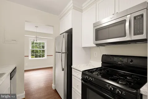 $235,000 | 3975 Lyndhurst Drive, Unit 103, Fairfax, VA 22031